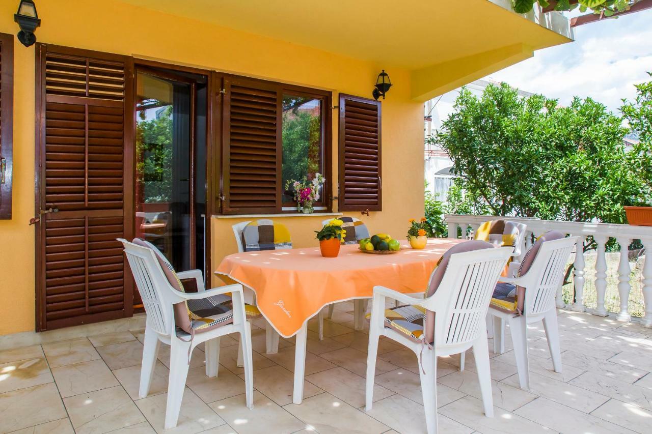 Holiday Home Mirela Оребич Экстерьер фото