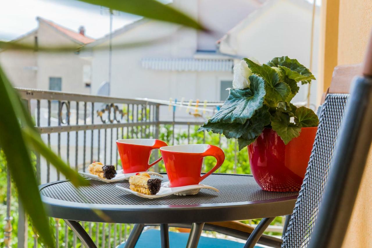 Holiday Home Mirela Оребич Экстерьер фото