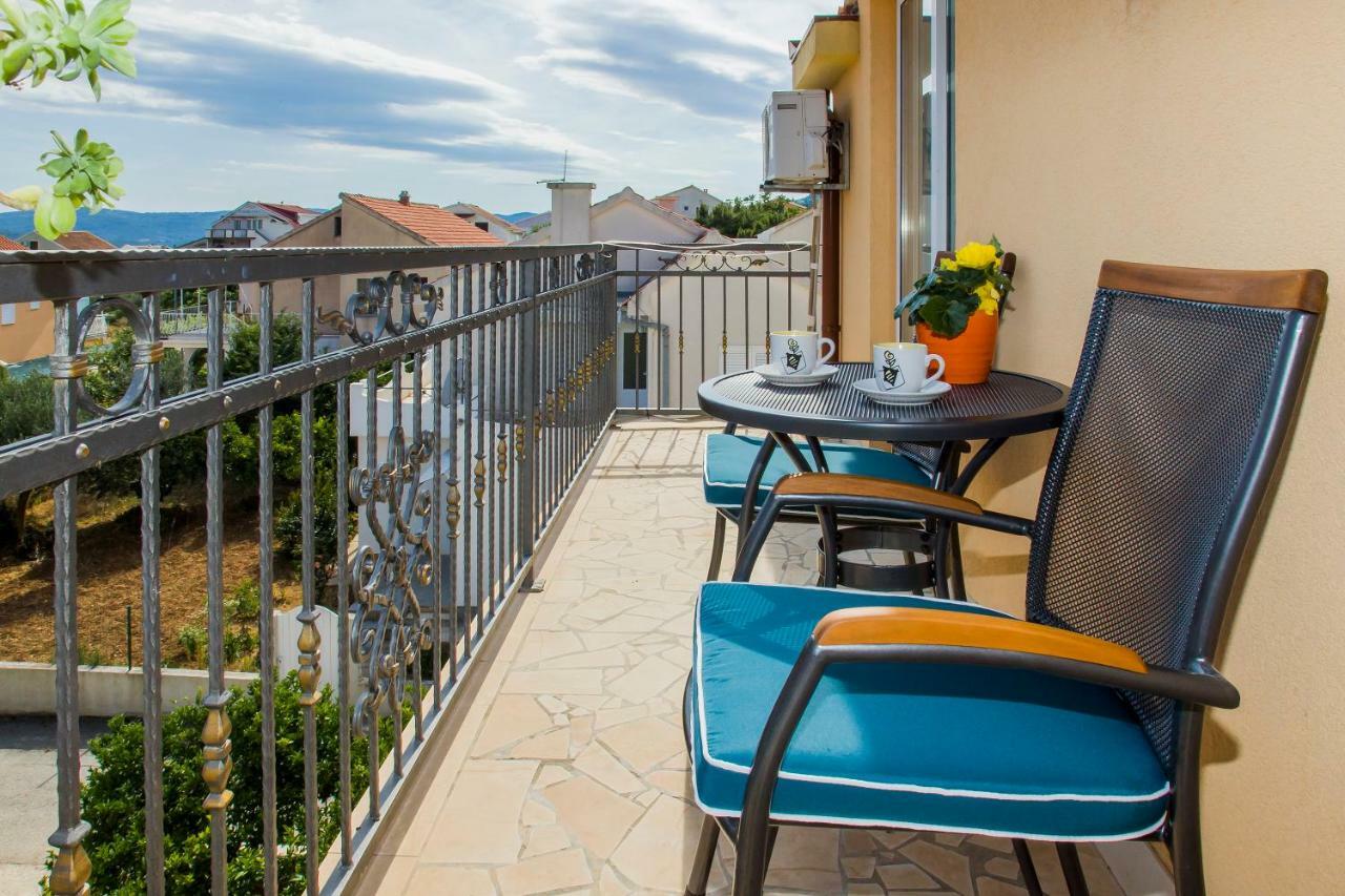 Holiday Home Mirela Оребич Экстерьер фото